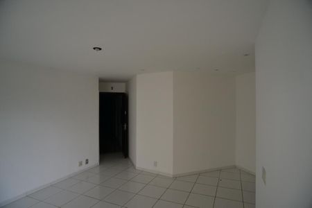 Sala de apartamento para alugar com 2 quartos, 85m² em Barra da Tijuca, Rio de Janeiro