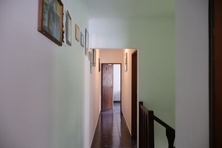 Casa à venda com 210m², 2 quartos e 3 vagasCorredor piso superior
