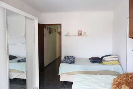 Casa à venda com 210m², 2 quartos e 3 vagasSuíte