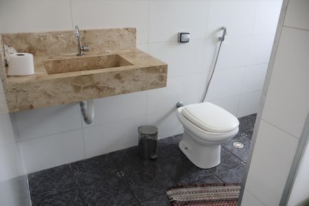 Casa à venda com 210m², 2 quartos e 3 vagasBanheiro Suíte