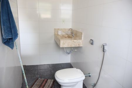 Casa à venda com 210m², 2 quartos e 3 vagasBanheiro Suíte