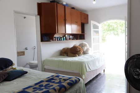 Casa à venda com 210m², 2 quartos e 3 vagasSuíte