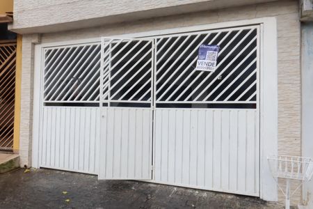 Casa à venda com 210m², 2 quartos e 3 vagasFachada e portão