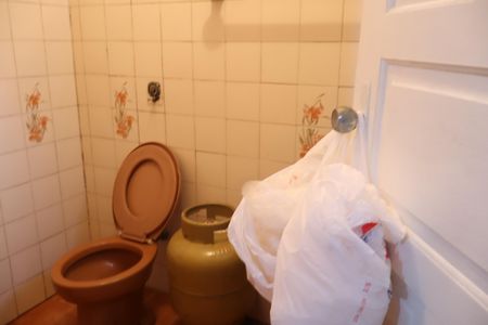 Casa à venda com 210m², 2 quartos e 3 vagasBanheiro de serviço