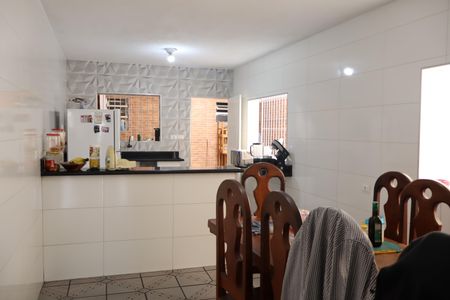 Casa à venda com 210m², 2 quartos e 3 vagasSala de jantar e copa