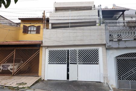 Casa à venda com 210m², 2 quartos e 3 vagasFachada e portão