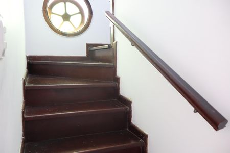 Casa à venda com 210m², 2 quartos e 3 vagasEscada piso superior
