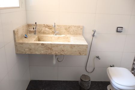 Casa à venda com 210m², 2 quartos e 3 vagasBanheiro Suíte