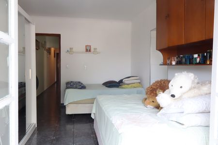 Casa à venda com 210m², 2 quartos e 3 vagasSuíte