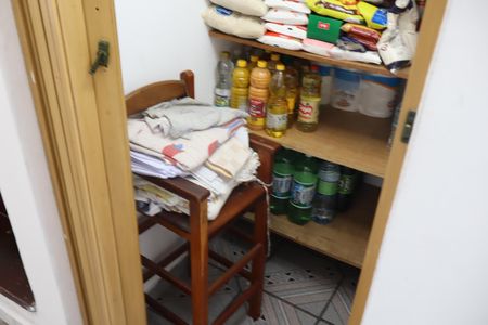 Casa à venda com 210m², 2 quartos e 3 vagasQuarto de dispensa
