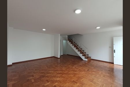 Casa para alugar com 3 quartos, 179m² em Mirandópolis, São Paulo
