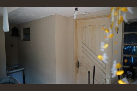 Casa à venda com 125m², 2 quartos e 2 vagas 3°Casas nos fundos