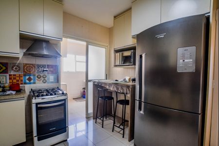 Apartamento para alugar com 200m², 3 quartos e 2 vagas Apartamento para alugar com 200m², 3 quartos e 2 vagasCozinha