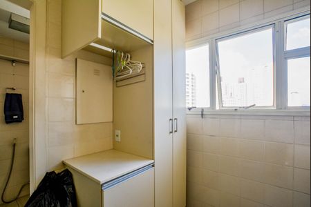 Apartamento para alugar com 200m², 3 quartos e 2 vagas Apartamento para alugar com 200m², 3 quartos e 2 vagasÁrea de Serviço