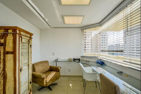 Apartamento para alugar com 200m², 3 quartos e 2 vagas Apartamento para alugar com 200m², 3 quartos e 2 vagasEscritório