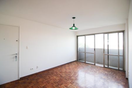 Apartamento à venda com 74m², 2 quartos e 1 vaga Apartamento à venda com 74m², 2 quartos e 1 vagaSala