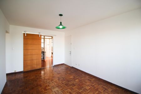 Apartamento à venda com 74m², 2 quartos e 1 vaga Apartamento à venda com 74m², 2 quartos e 1 vagaSala