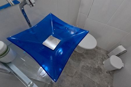 Lavabo de apartamento para alugar com 1 quarto, 80m² em Aparecida, Santos