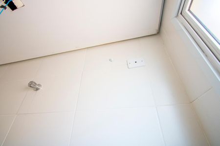 Apartamento à venda com 108m², 3 quartos e 1 vaga Apartamento à venda com 108m², 3 quartos e 1 vagaBanheiro social 1