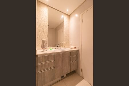 Apartamento à venda com 180m², 2 quartos e 2 vagas Apartamento à venda com 180m², 2 quartos e 2 vagasBanheiro 1