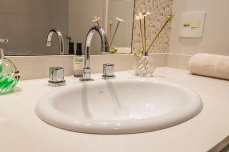 Apartamento à venda com 180m², 2 quartos e 2 vagas Apartamento à venda com 180m², 2 quartos e 2 vagasBanheiro 1