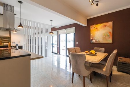 Apartamento à venda com 180m², 2 quartos e 2 vagas Apartamento à venda com 180m², 2 quartos e 2 vagasSala