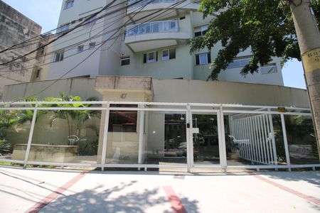 Apartamento à venda com 60m², 2 quartos e 1 vagaFachada e portaria