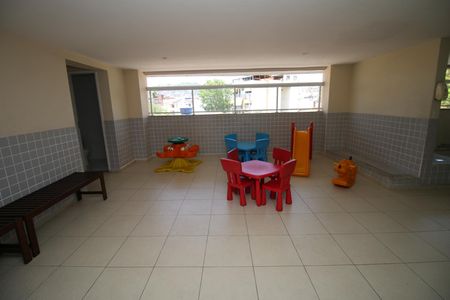 Apartamento à venda com 60m², 2 quartos e 1 vagaÁrea comum - Playground