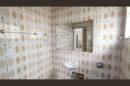 Casa à venda com 375m², 4 quartos e 2 vagas Casa à venda com 375m², 4 quartos e 2 vagasCasa 1 - Banheiro