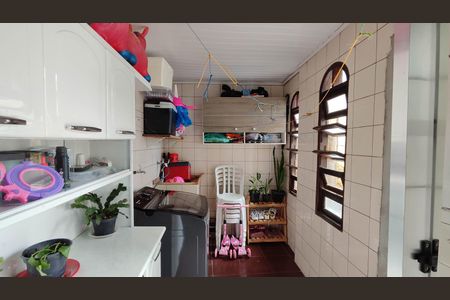 Casa à venda com 375m², 4 quartos e 2 vagas Casa à venda com 375m², 4 quartos e 2 vagasCasa 2 - Área de serviço