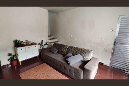 Casa à venda com 375m², 4 quartos e 2 vagas Casa à venda com 375m², 4 quartos e 2 vagasCasa 2 - Sala