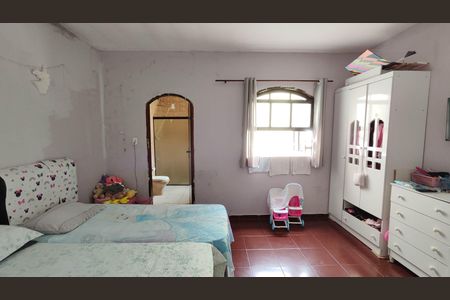 Casa à venda com 375m², 4 quartos e 2 vagas Casa à venda com 375m², 4 quartos e 2 vagasCasa 2 - Suíte