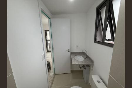 Banheiro de kitnet/studio à venda com 1 quarto, 23m² em Butantã, São Paulo