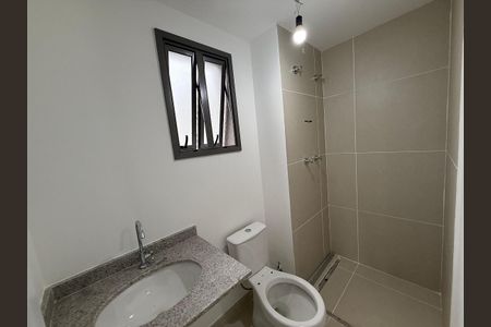 Banheiro de kitnet/studio à venda com 1 quarto, 23m² em Butantã, São Paulo