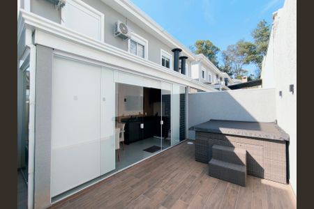 Casa de condomínio à venda com 106m², 3 quartos e 2 vagas Casa de condomínio à venda com 106m², 3 quartos e 2 vagasQuintal