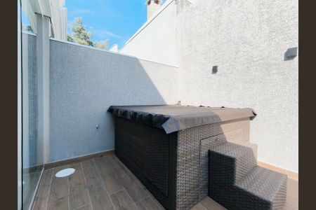 Casa de condomínio à venda com 106m², 3 quartos e 2 vagas Casa de condomínio à venda com 106m², 3 quartos e 2 vagasQuintal