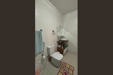 Casa à venda com 393m², 3 quartos e 2 vagasBanheiro da Suíte