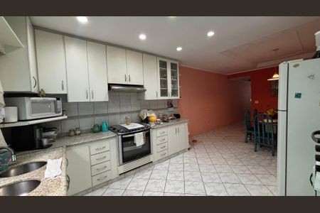 Casa à venda com 393m², 3 quartos e 2 vagasCozinha