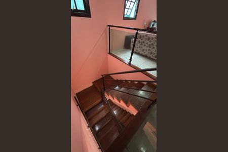 Casa à venda com 393m², 3 quartos e 2 vagasEscada