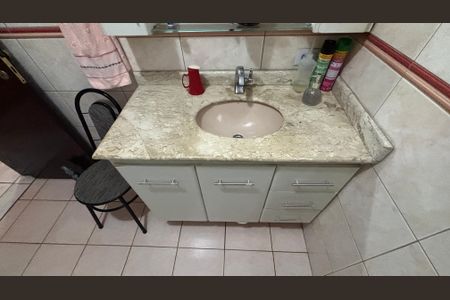 Casa à venda com 393m², 3 quartos e 2 vagasBanheiro