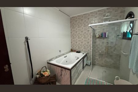 Casa à venda com 393m², 3 quartos e 2 vagasBanheiro da Suíte