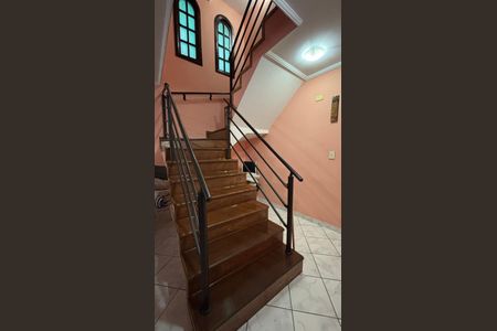 Casa à venda com 393m², 3 quartos e 2 vagasEscada