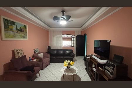 Casa à venda com 393m², 3 quartos e 2 vagasSala