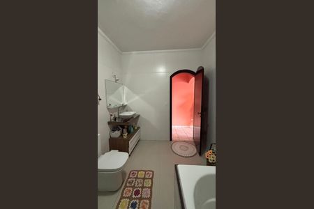 Casa à venda com 393m², 3 quartos e 2 vagasBanheiro da Suíte