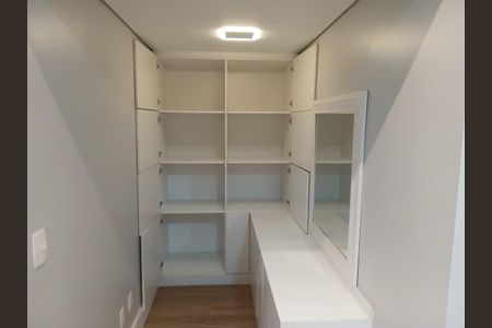 Apartamento à venda com 91m², 3 quartos e 2 vagas Apartamento à venda com 91m², 3 quartos e 2 vagasCloset