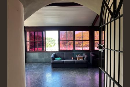 Casa para alugar com 700m², 5 quartos e 2 vagas