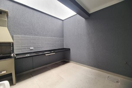 Casa à venda com 130m², 3 quartos e 2 vagasÁrea de Serviço