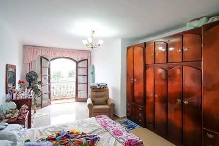 Casa à venda com 254m², 2 quartos e 4 vagasSuíte 1