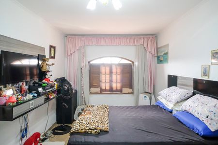 Casa à venda com 254m², 2 quartos e 4 vagasSuíte 2