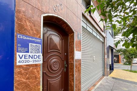 Casa à venda com 254m², 2 quartos e 4 vagasFachada + plaquinha